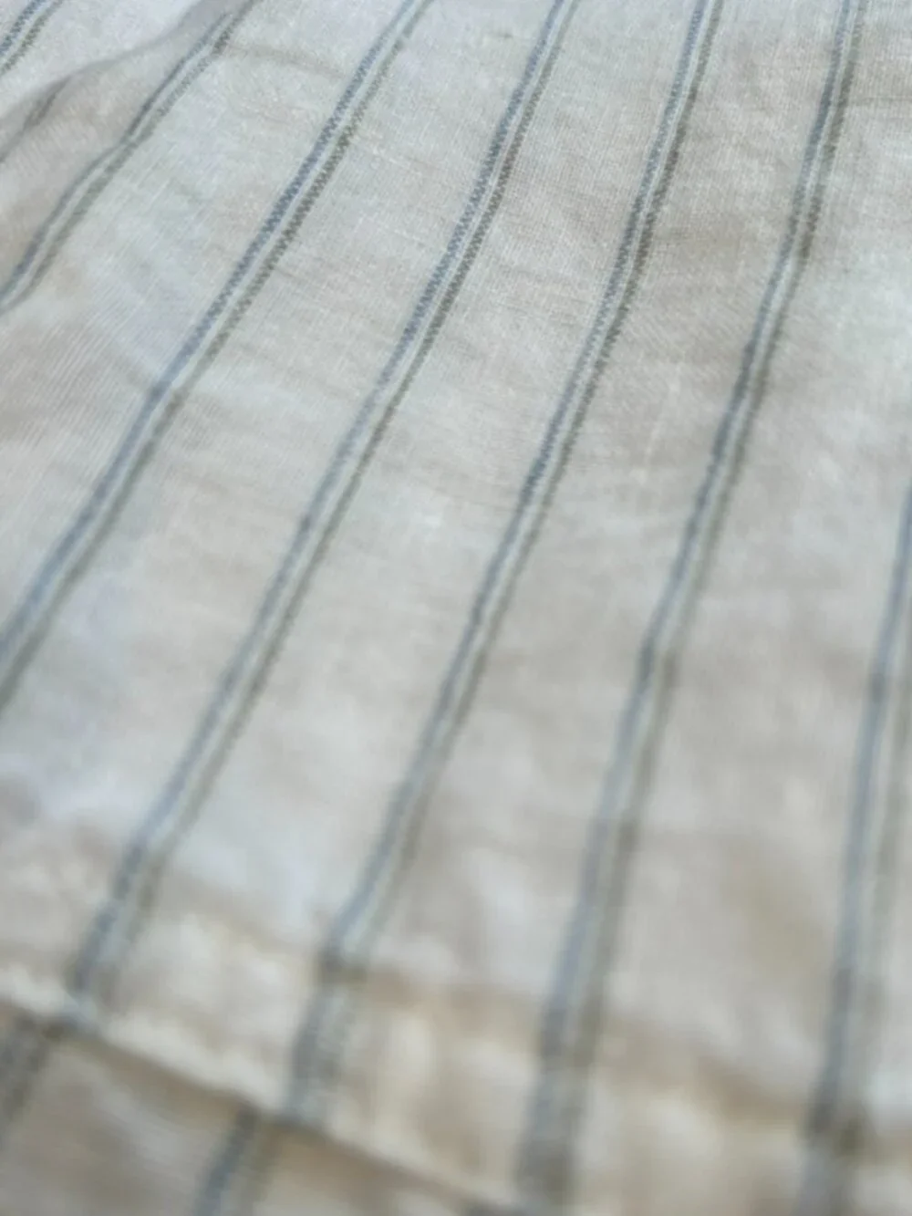 C&C 100% Linen Hoodie with kangaroo pocket, white with blue/grey pinstripe, Med